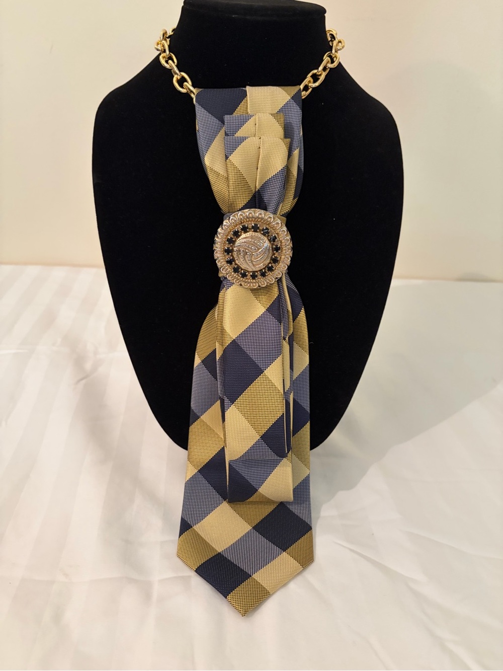 HISDERN Yellow and Navy Check Tie with Decorative Pin